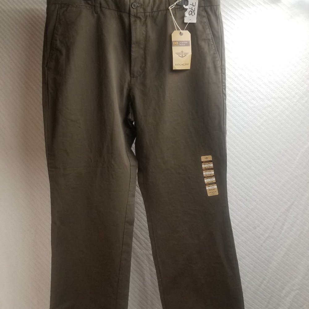 778 - Dockers 38W 30L D3 Classic